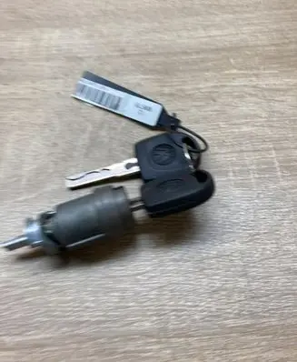 Volkswagen PASSAT B5 Ignition key/card SL301 000037 B5keywithlock