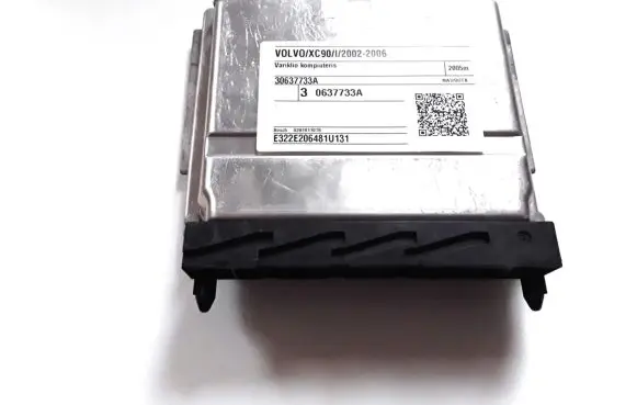 Volvo XC90 Engine control unit/module 30637733A