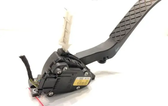 Audi Q7 4L Accelerator throttle pedal 7L0723507B