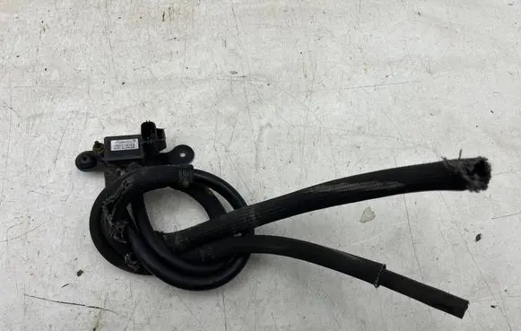Ford Focus Exhaust gas pressure sensor AV615L200AB