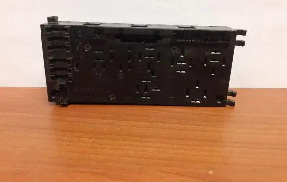 Mercedes-Benz E W210 Fuse box set 0025451901 4203