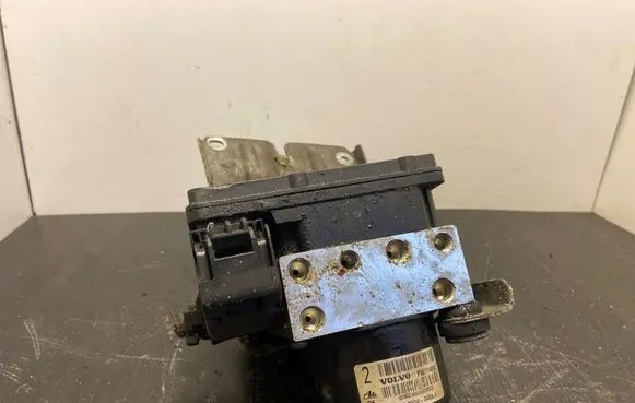 Volvo V70 ABS Pump P30714952 333652 10020404894