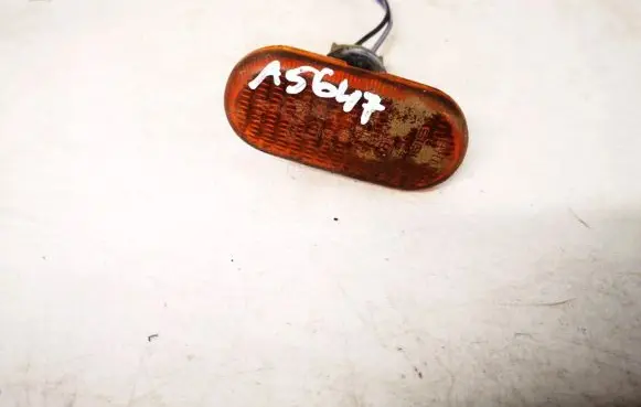 Renault Laguna I Front fender indicator light