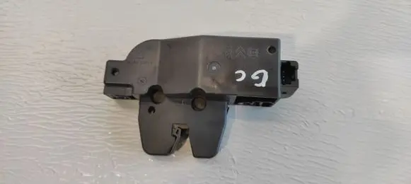 Peugeot 607 Tailgate/trunk/boot lock/catch/latch 13110411 9653831780