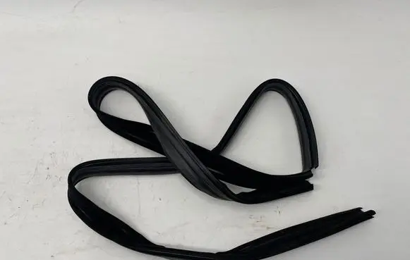 Porsche 911 Front door rubber seal 91153109541 90318796 A58000001