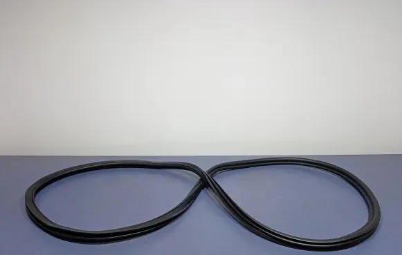 BMW X5 G05 Front door rubber seal 7428678