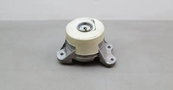 Mercedes-Benz GLC X253 C253 Engine mount bracket A2532400900