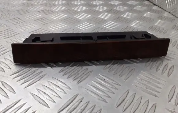 Rover 75 Trunk door license plate light bar 