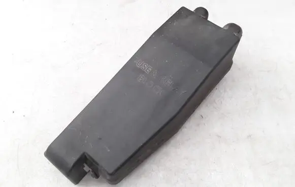 KIA Carnival Fuse box cover