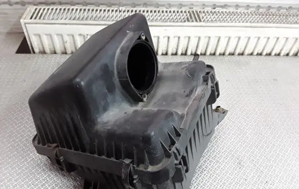 KIA Sorento Air filter box