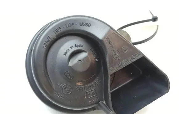 Mercedes-Benz R W251 Horn signal A046466 3881165