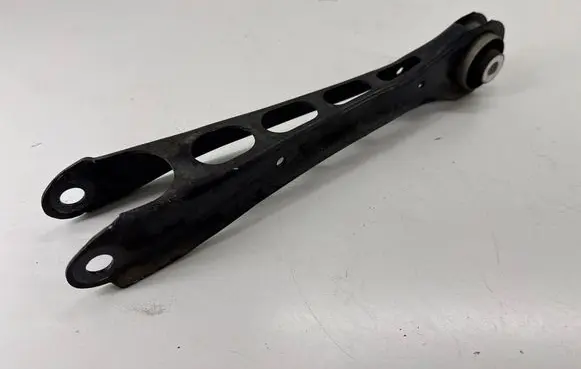 Chevrolet Camaro Rear control arm 23343126 84826388 84337449