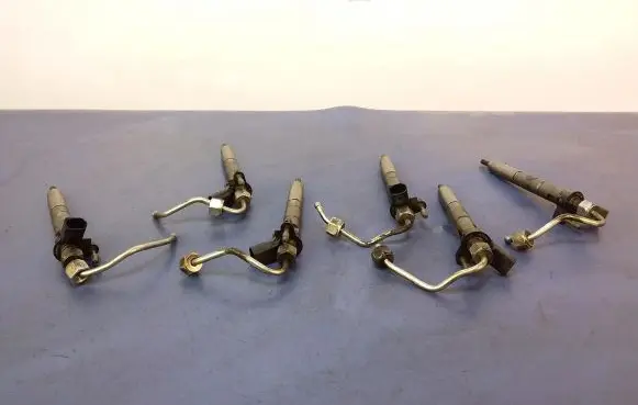 BMW 7 G11 G12 Fuel injector 0445118
