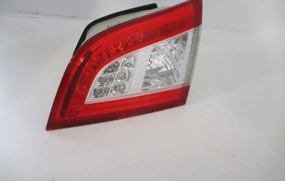 Tailgate rear/tail lights