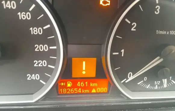 Speedometer (instrument cluster)