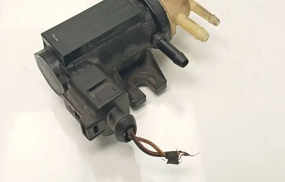 Volkswagen Golf VI Turbo solenoid valve 1K0906627A 1J0973722