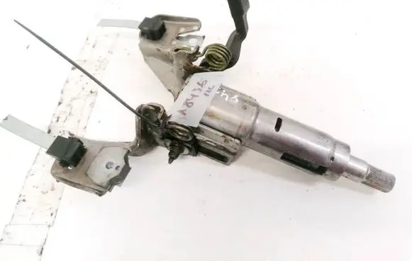 Steering wheel axle