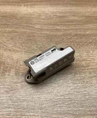 Volkswagen Sharan Airbag deployment crash/impact sensor 1J0909606G 5WK42320 WITHPLUG
