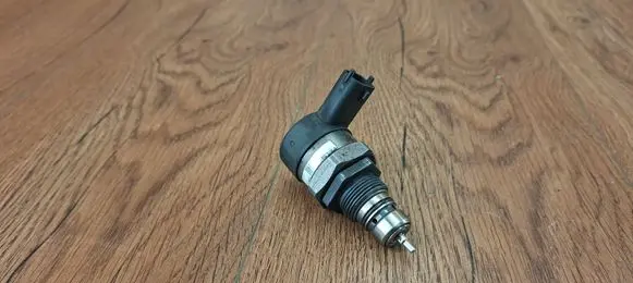 Renault Espace IV Fuel pressure regulator 0281002753