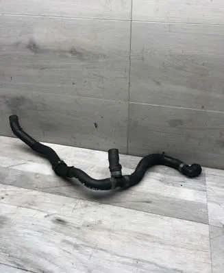 Coolant pipe/hose