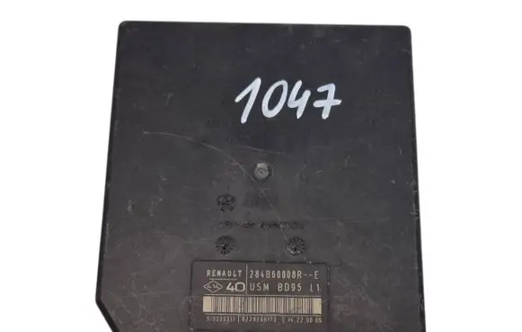 Renault Megane III Fuse module 284B60008R 8229286173 519339311