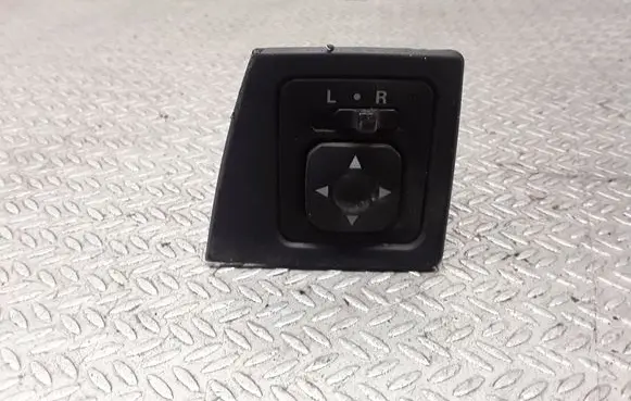 Mitsubishi Lancer VIII Wing mirror switch 
