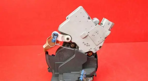Nissan Maxima Rear door lock 825523Y500