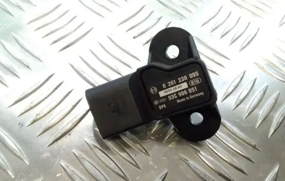 Volkswagen Lupo Air pressure sensor 0261230095 03C906051