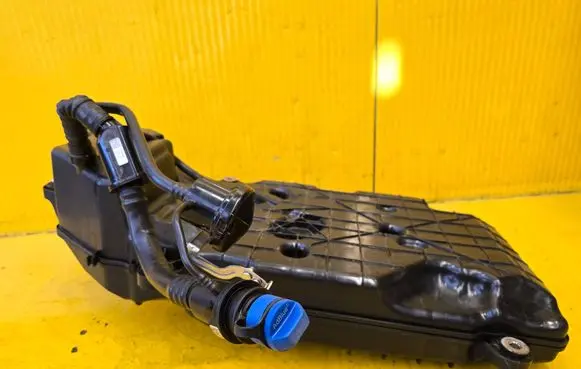 Mercedes-Benz GLC C253 AdBlue liquid reservoir A2534701401 A0994710475