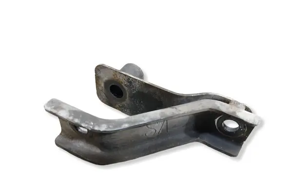 Nissan Qashqai+2 Engine mounting bracket 