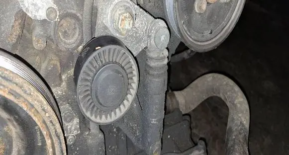 Audi A6 S6 C6 4F Generator/alternator belt tensioner 