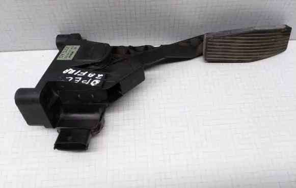 Opel Zafira A Accelerator throttle pedal 0281002298 18802267 90581208