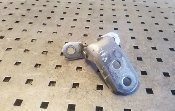 Toyota RAV 4 (XA20) Front door upper hinge
