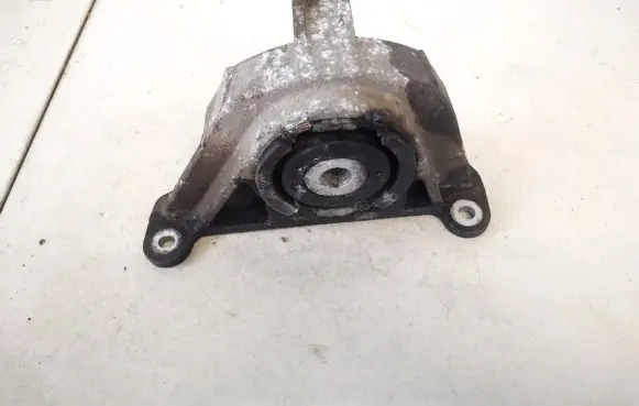 Engine mount bracket