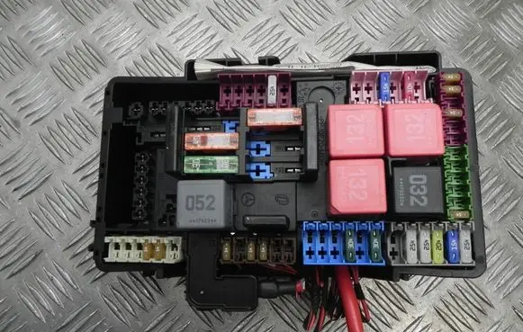 Mercedes-Benz C AMG W205 Fuse box set A2055847010 G4549