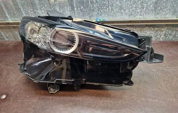 Mazda CX-30 Headlights/headlamps set 