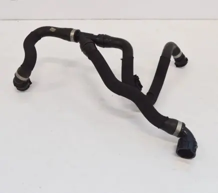 BMW 4 F32 F33 Engine coolant pipe/hose 7609532