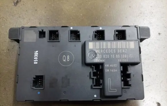 Mercedes-Benz C W203 Door control unit/module 2038201585 351321