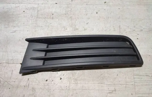Volkswagen Touran III Front bumper lower grill 5TA853665 17975