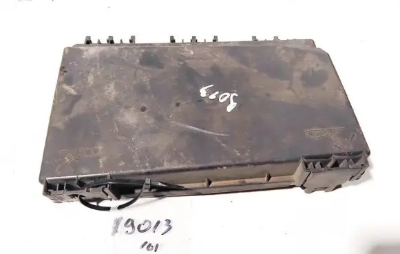 Opel Zafira B Fuse box cover 74338200 0-1534924-1