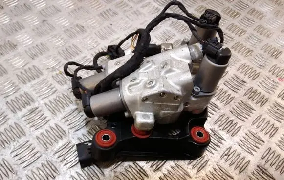 BMW 7 F01 F02 F03 F04 Air suspension compressor 6775258 12054012771