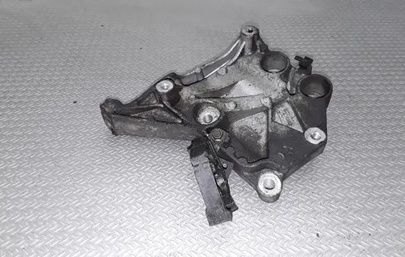 Alfa Romeo Giulietta A/C compressor mount bracket 