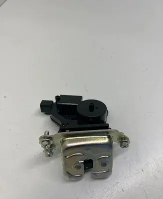 Suzuki Swift III Tailgate/trunk/boot lock/catch/latch