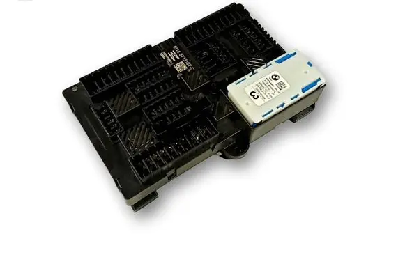 BMW M5 F90 Fuse box set 61148713127 8713127