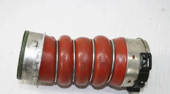 BMW X6 F16 Intercooler hose/pipe 7807987