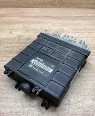 Volkswagen Golf III Engine control unit/module ECU 1H0907311F 0261200760