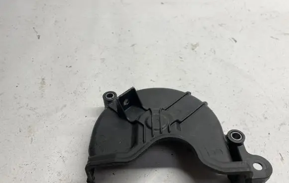 Volkswagen Jetta VII Other engine bay part 04C109121E