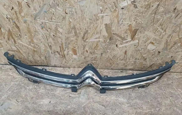 Citroen C4 II Picasso Front bumper upper radiator grill AA36190378 31373
