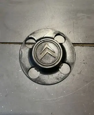 Citroen Berlingo Original wheel cap M7028