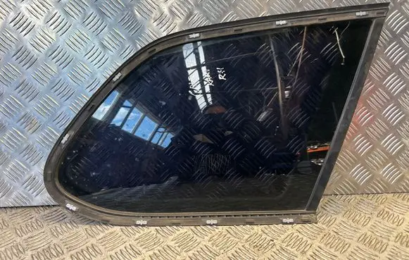 Volkswagen Golf V Rear side window 43R004584 E000266